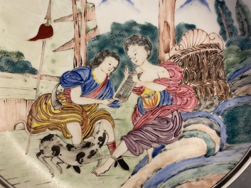 Een Chinees famille rose bord met mythologisch decor voor de Europese markt, Qianlong